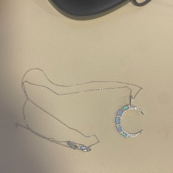 Melinda Maria She’s an Icon / silver, and blue oval necklace NWT - Picture 8 of 8